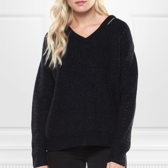 Navy Blue & Black V-neck Sweater - Picture 1 of 4